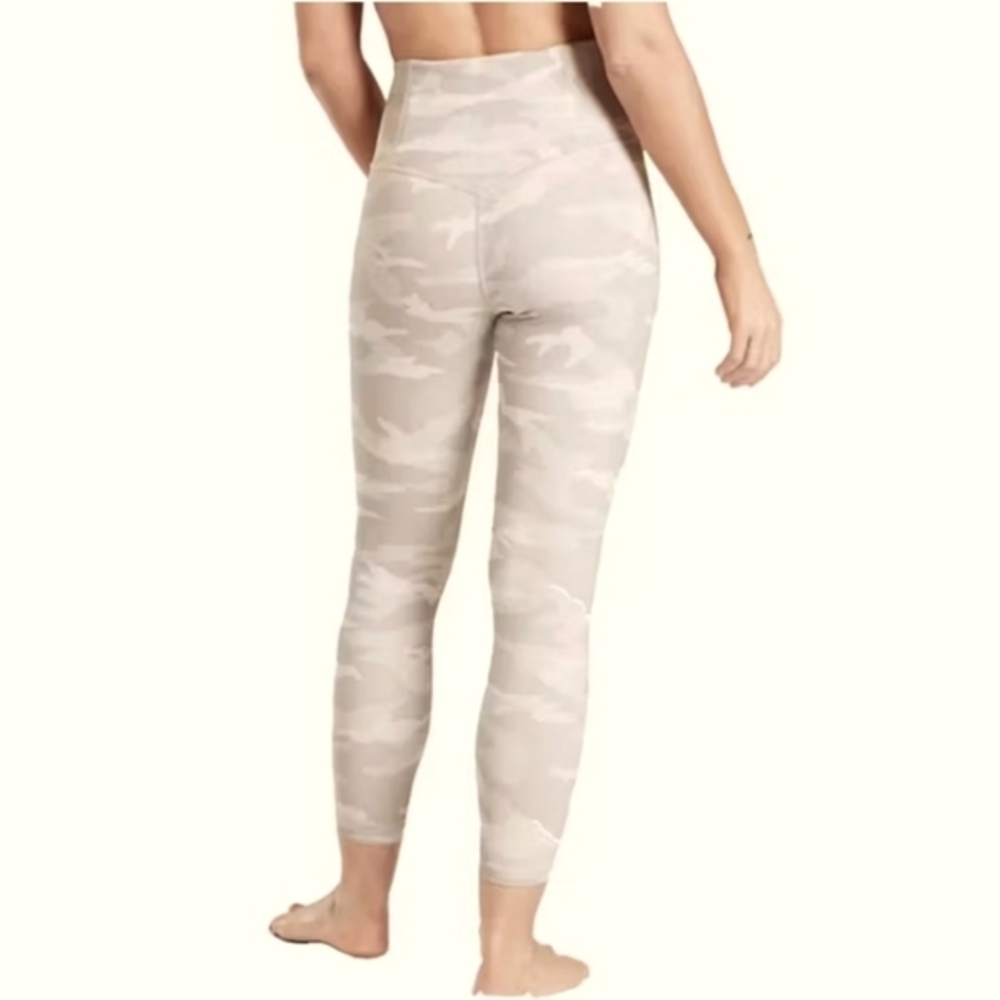 Athleta Elation tight, 7/8 leggings,taupe camo,S